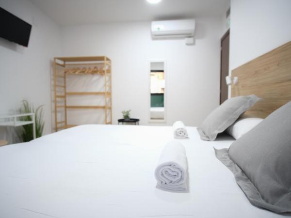 Urban Rooms Alicante : photo 3 de la chambre chambre double standard avec salle de bains commune