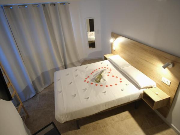 Urban Rooms Alicante : photo 3 de la chambre chambre double standard avec salle de bains commune