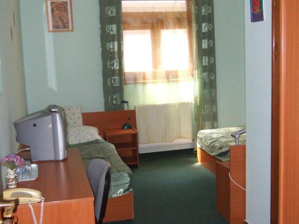 Tímárház Panzió : photo 1 de la chambre chambre lits jumeaux