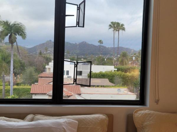 Hollywood Homes minutes to everything SPACIOUS AND FREE PARKING : photo 4 de la chambre appartement 2 chambres