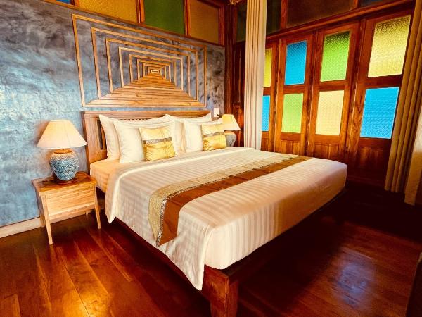 Phi Phi Phu Chalet Resort : photo 1 de la chambre bungalow - vue sur mer 