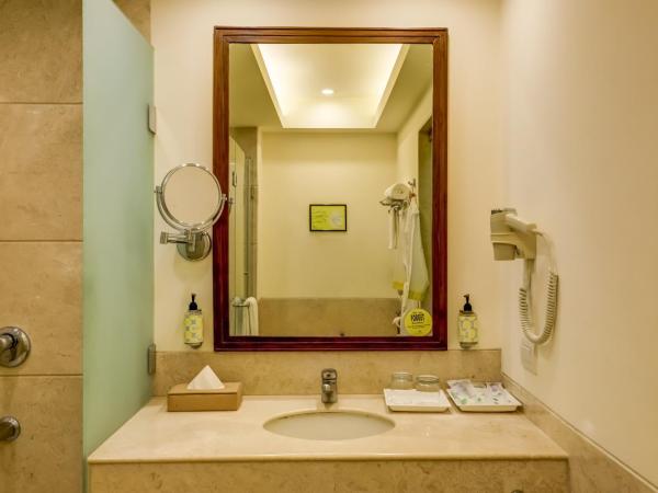 Lemon Tree Hotel Electronics City : photo 6 de la chambre suite exécutive