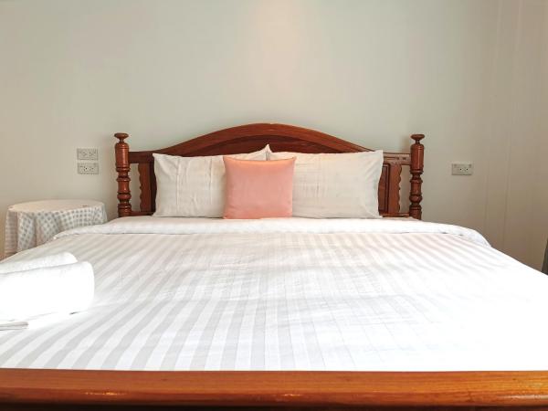 Sri Ayuttaya Guesthouse : photo 1 de la chambre chambre lit king-size