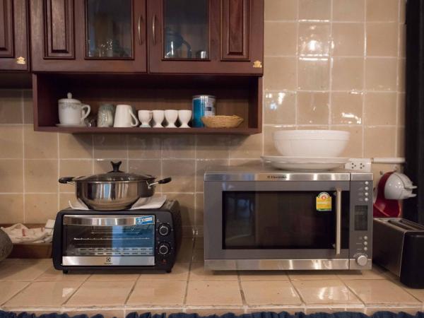 DONPIN8-Timeless House Chiang Mai : photo 8 de la chambre chambre double familiale