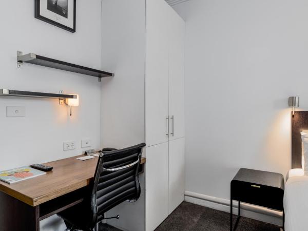 Alto Hotel On Bourke : photo 4 de la chambre petite chambre lit queen-size