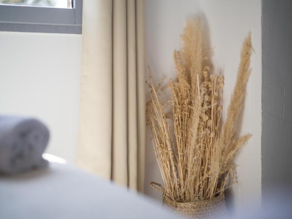 Hôtel - Restaurant U Santu Petru : photo 4 de la chambre chambre double standard