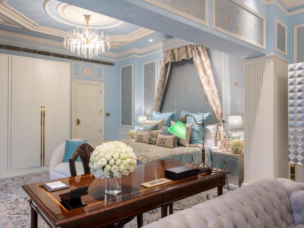 The Claridges New Delhi : photo 5 de la chambre heritage luxury suite with whirlpool