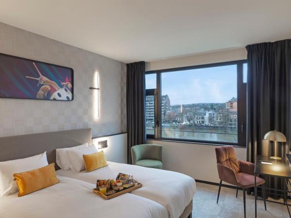 Mercure Namur Hotel : photo 1 de la chambre chambre lits jumeaux classique avec vue sur la rivière