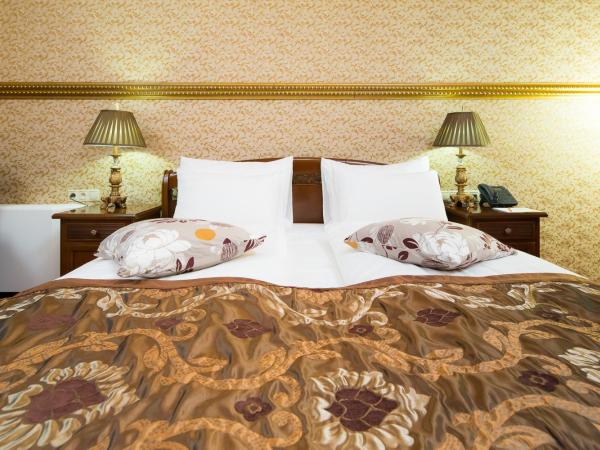 Rubezahl-Marienbad Luxury Historical Castle Hotel & Golf-Castle Hotel Collection : photo 3 de la chambre chambre double supérieure 
