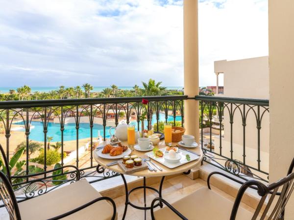 The Residence Tunis : photo 5 de la chambre chambre double deluxe - vue sur mer