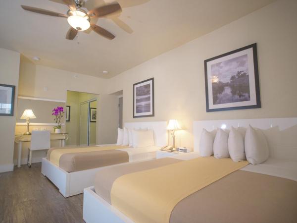 Ocean Five Hotel : photo 3 de la chambre ce studio comprend une cuisine.