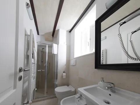 Le Malve Cave Retreat : photo 3 de la chambre chambre triple avec balcon