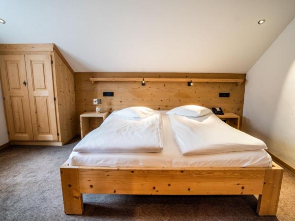 Posthotel Rössli : photo 1 de la chambre chambre double standard