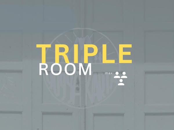 Yogyakarta BnB Malioboro : photo 1 de la chambre chambre triple avec salle de bains commune