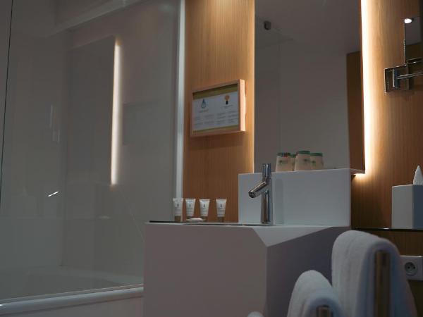 Seeko'o Hotel Bordeaux : photo 1 de la chambre chambre exécutive avec canapé