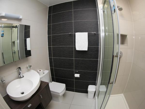 Ascot Hyde Park Hotel : photo 4 de la chambre chambre quadruple