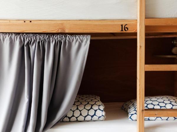 BodyGo Surfhouse : photo 5 de la chambre lit simple dans dortoir à 6 lits