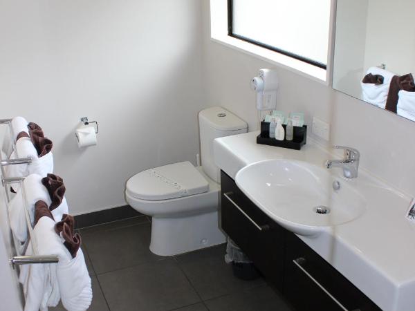 Quality Inn Acapulco Taupo : photo 6 de la chambre hébergement 2 chambres avec douche