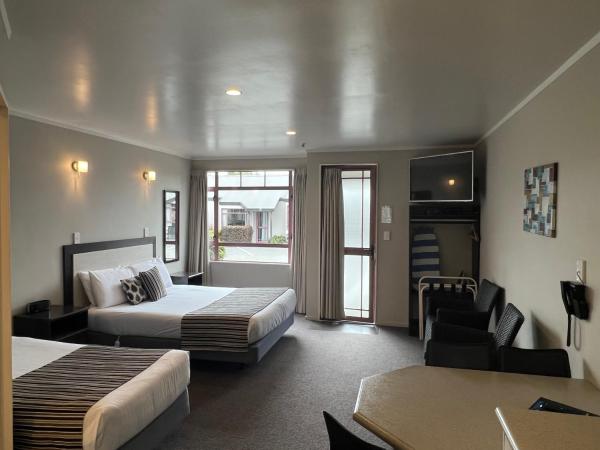 Quality Inn Acapulco Taupo : photo 3 de la chambre studio jardin privé