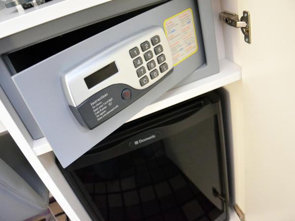 Kyriad Prestige Dijon Centre : photo 9 de la chambre chambre lits jumeaux standard