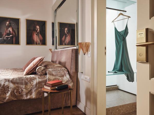 Bohemian Suites Athens : photo 5 de la chambre chambre lit king-size deluxe