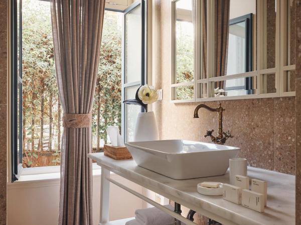 Bohemian Suites Athens : photo 8 de la chambre chambre lit king-size deluxe