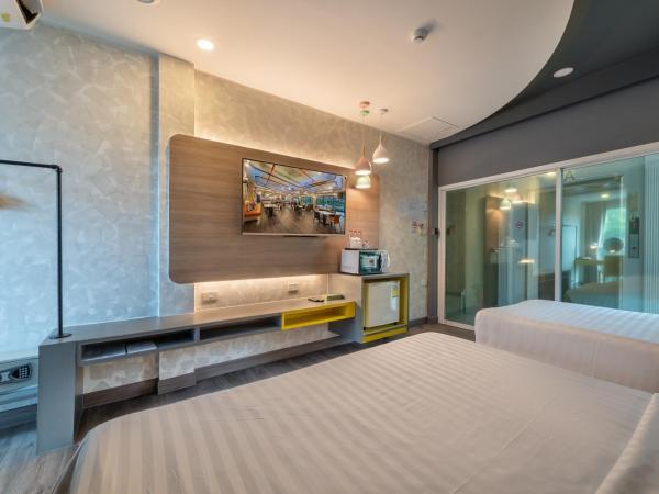 Qiu Hotel Sukhumvit SHA Plus : photo 6 de la chambre chambre triple deluxe