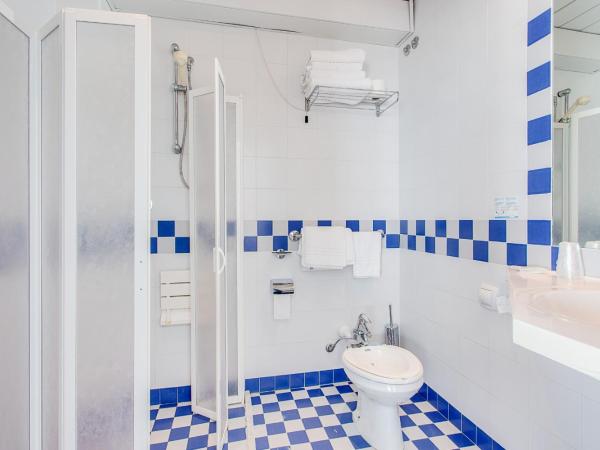 El Cid Campeador : photo 4 de la chambre chambre familiale - vue latérale sur mer