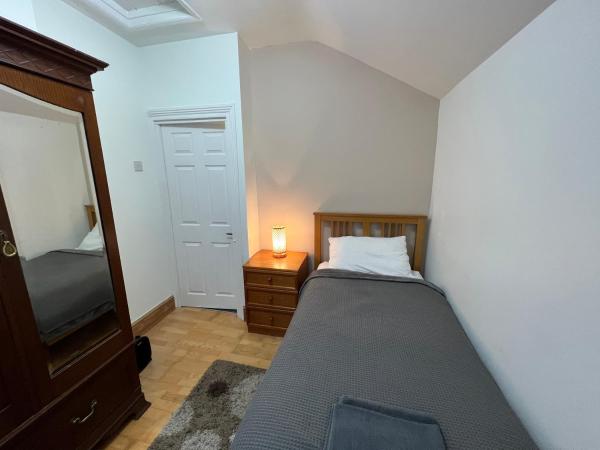 Private Rooms in Victorian House, Forest Hill, London : photo 1 de la chambre chambre simple avec salle de bains commune