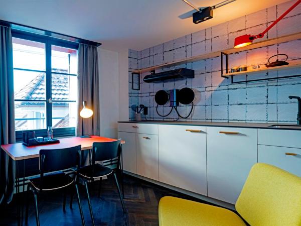 The Lubo - self check-in : photo 3 de la chambre chambre double design et kitchenette