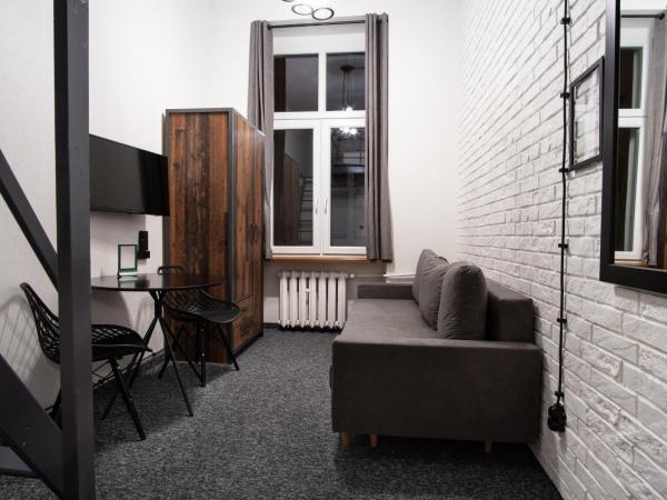 Dream Aparts - Piotrkowska 152 Select : photo 3 de la chambre chambre triple Économique avec salle de bains commune