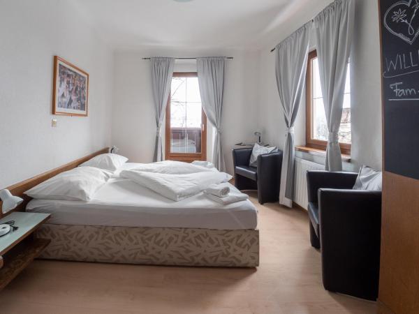 B&B Hotel Heimgartl : photo 4 de la chambre chambre triple supérieure