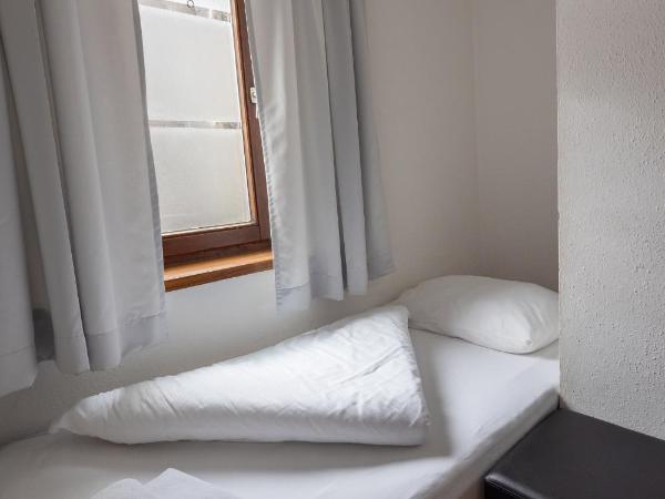 B&B Hotel Heimgartl : photo 2 de la chambre chambre triple supérieure