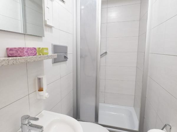 B&B Hotel Heimgartl : photo 10 de la chambre chambre triple