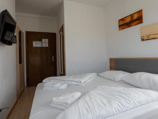 B&B Hotel Heimgartl : photo 10 de la chambre chambre double deluxe avec douche