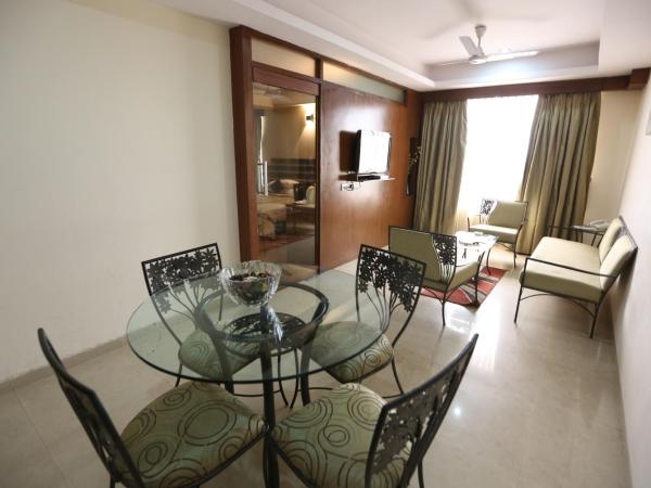 SilverCloud Hotel and Banquets : photo 4 de la chambre suite