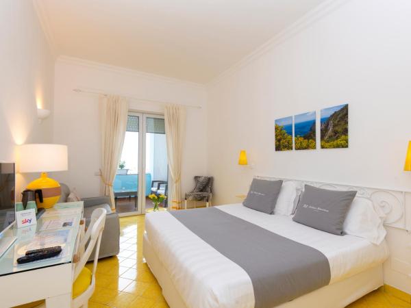 Relais Maresca Luxury Small Hotel & Terrace Restaurant : photo 8 de la chambre chambre double supérieure - vue sur mer