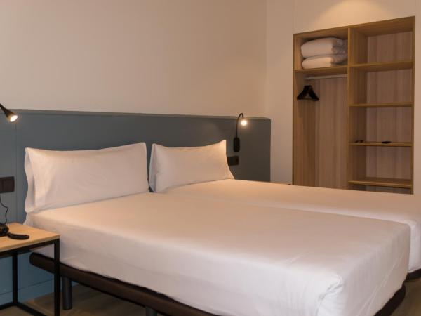 Hotel Sant Pau : photo 6 de la chambre chambre double supérieure avec 2 lits