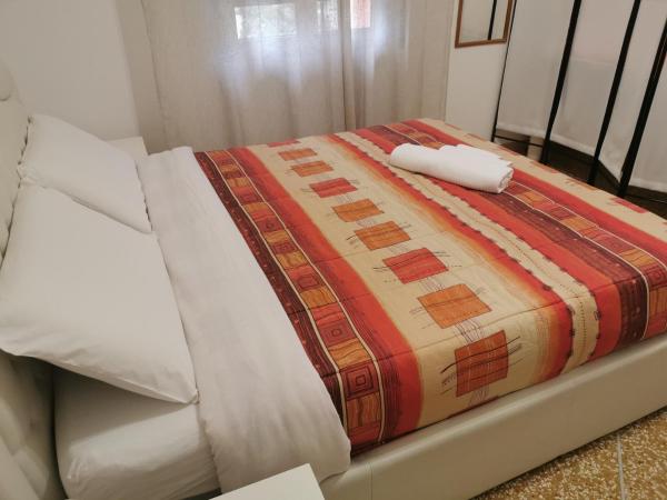 Camera vicino all'aeroporto : photo 3 de la chambre chambre double