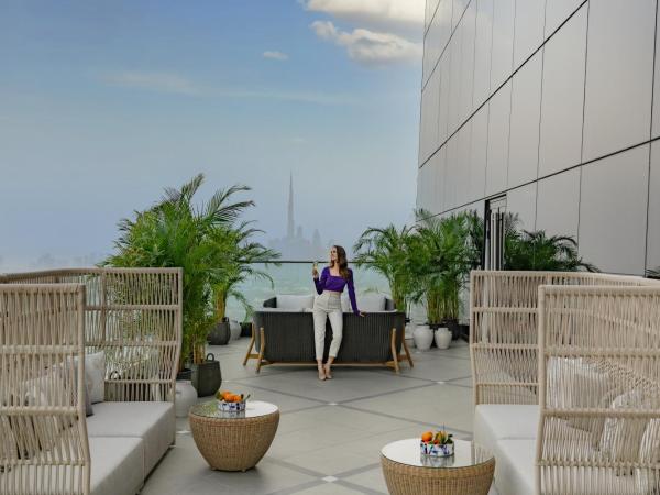 Sofitel Dubai The Obelisk : photo 10 de la chambre suite présidentielle 2 chambres avec accès au club millésime, salle de sport privée et terrasse