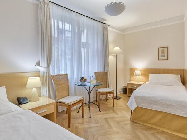 Hotel Palatin : photo 1 de la chambre chambre lits jumeaux Économique