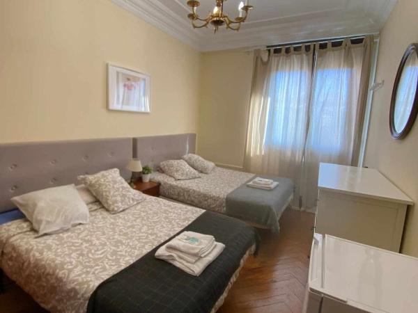 FlipHouse Rooms Pensión : photo 1 de la chambre grande chambre double 