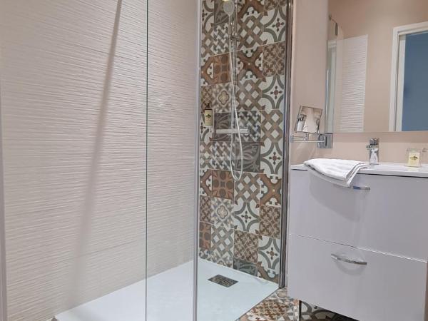 Les Galets Hôtel et B&B : photo 3 de la chambre chambre double supérieure avec terrasse - vue sur mer