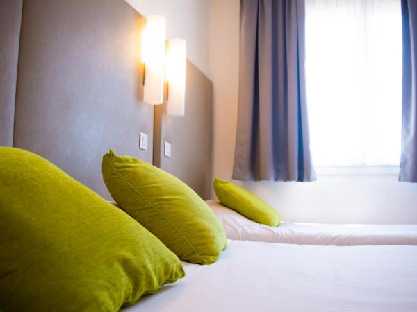 Campanile Hotel Nice Centre Acropolis : photo 1 de la chambre chambre triple avec lit double