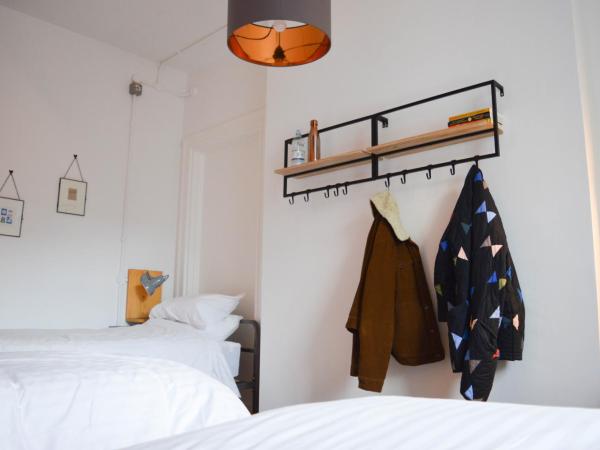 The Bristol Wing : photo 2 de la chambre chambre triple avec salle de bains privative