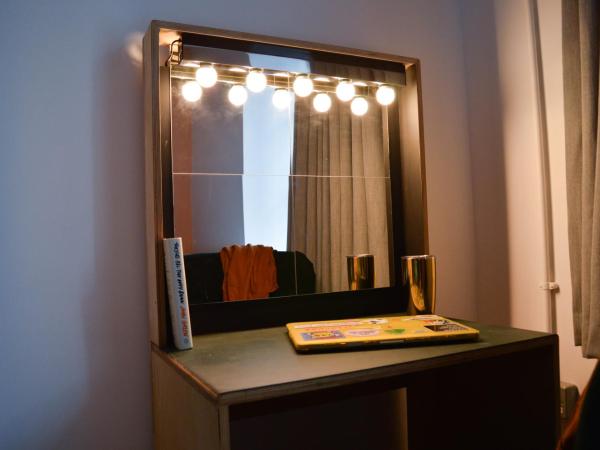 The Bristol Wing : photo 9 de la chambre chambre simple avec salle de bains commune