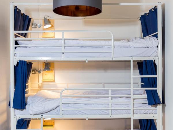 The Bristol Wing : photo 2 de la chambre chambre quadruple avec salle de bains privative