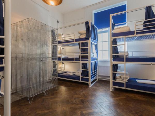 The Bristol Wing : photo 4 de la chambre lits superposés dans dortoir masculin