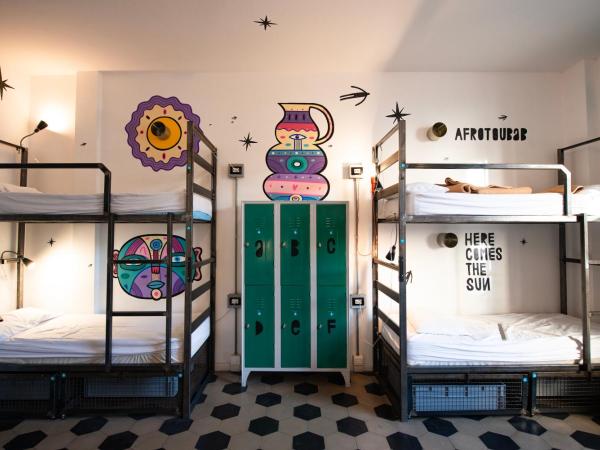 Madama Hostel & Bistrot : photo 2 de la chambre lit dans dortoir mixte de 8 lits 