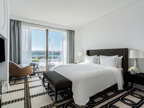 Fairmont La Marina Rabat Sale Hotel And Residences : photo 3 de la chambre chambre lit king-size fairmont avec balcon - vue sur océan ou sur ville